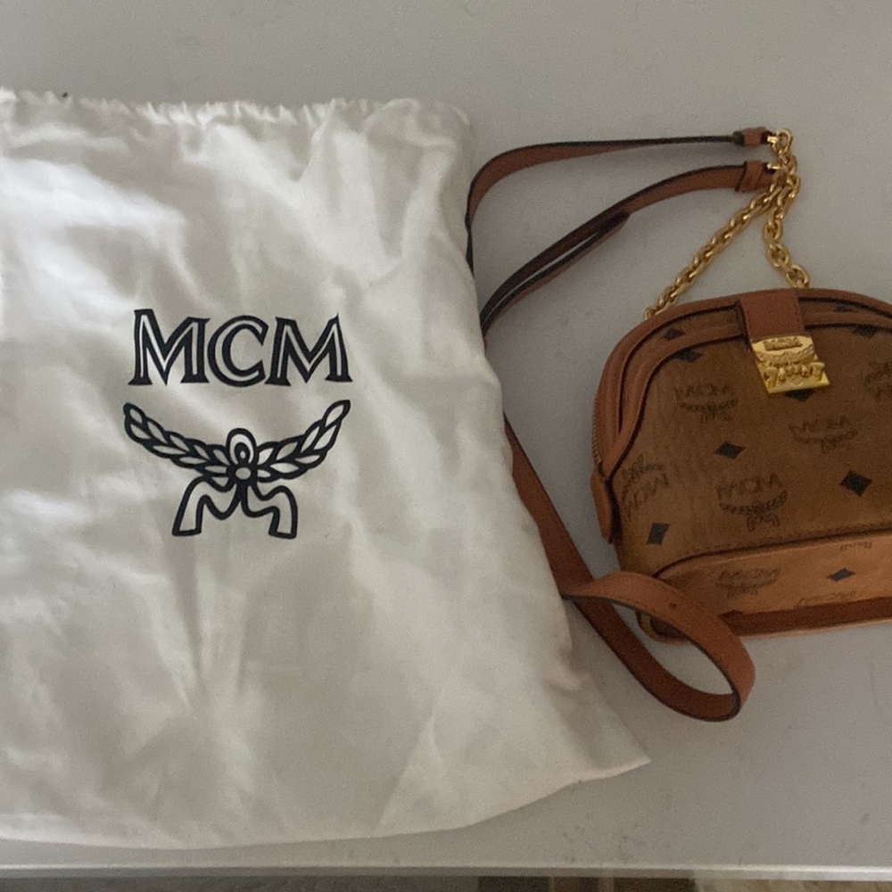 MCM - Picture 2 of 7